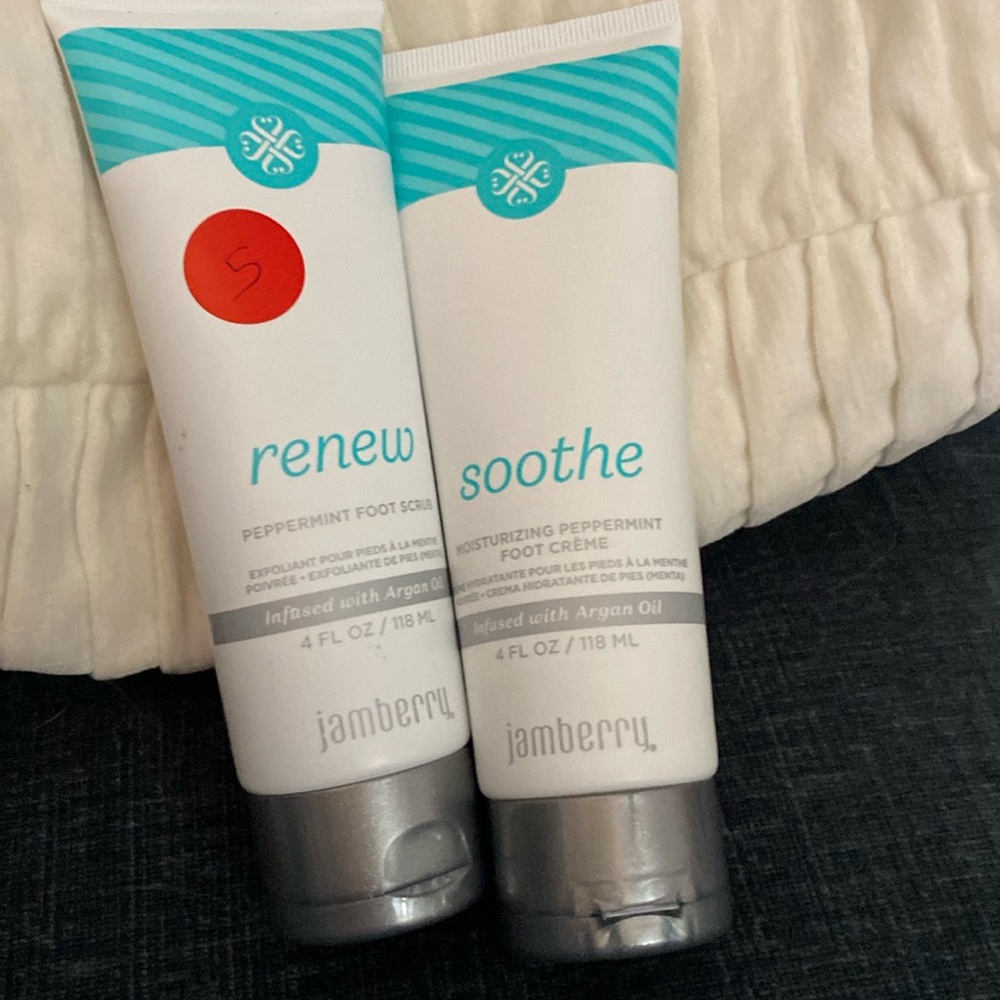 Jamberry Soothe crème and Renew scrub